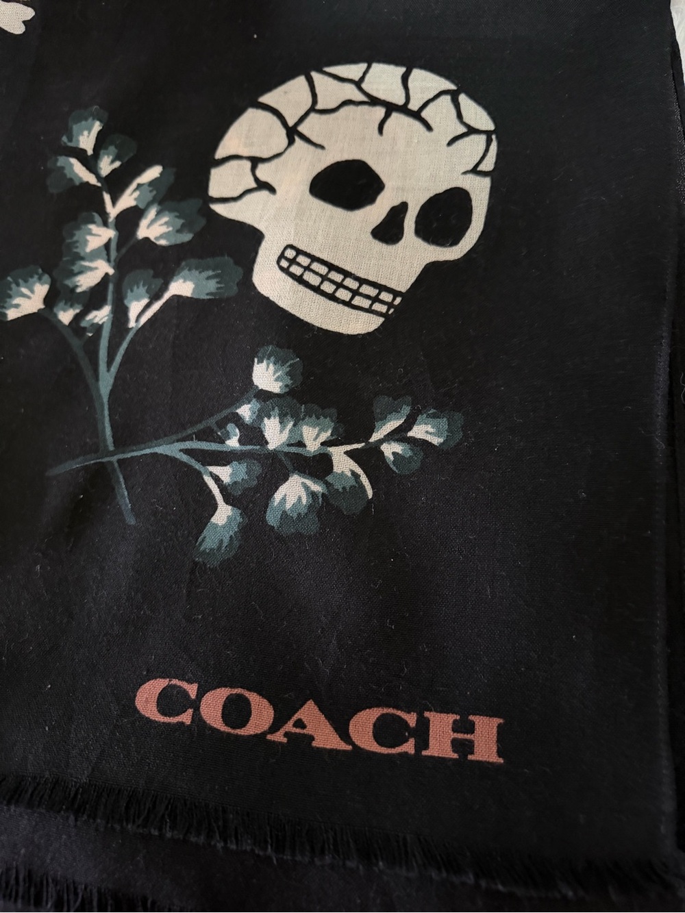 Coach Oversized Wool Shawl Scarf. - Picture 4 of 16